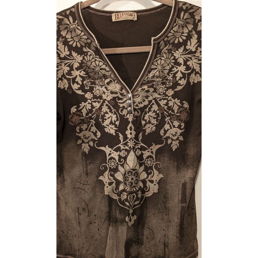 V-Neck 3/4 length sleeve Blue Canyon top sz. M